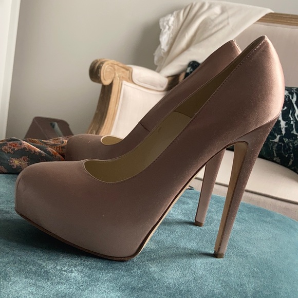 Brand new Brian Atwood pink satin platform pumps - Picture 2 of 4